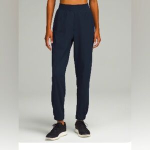 Lululemon License to Train High-Rise Pant size 6